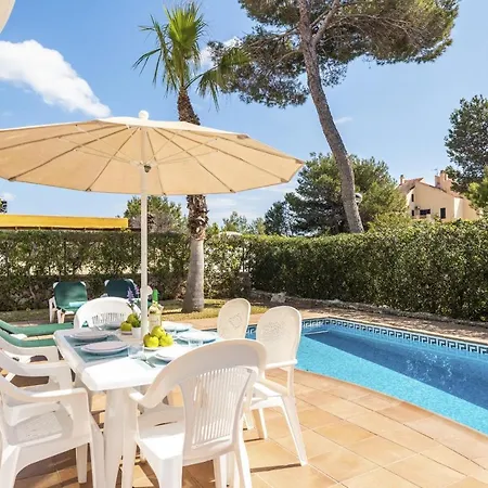 Вилла Marta 3 Bedroom Villa,