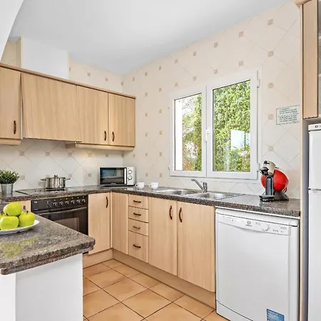 Marta 3 Bedroom Villa, Вилла