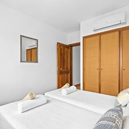 Marta 3 Bedroom Villa, * Cala Blanca (Menorca)